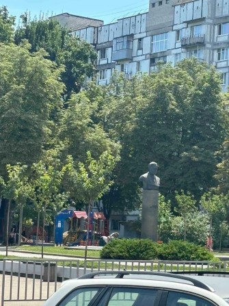 Продам 2-х ком.кв. на ул. Независимости(Титова) - фото 1