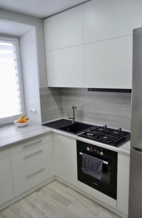 Продам 3к кв. ул.Титова(ул.Независимости), пр.А.Поля - фото 1