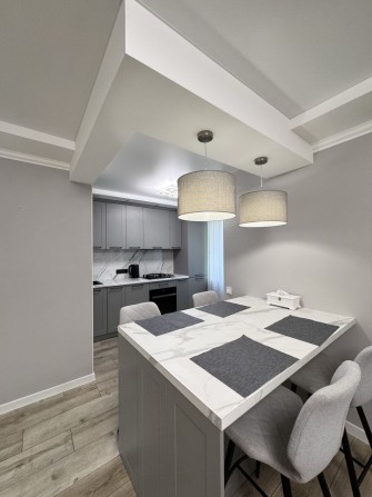 Продам трикімнатну квартиру в Центрі м. Кропивницький - фото 1