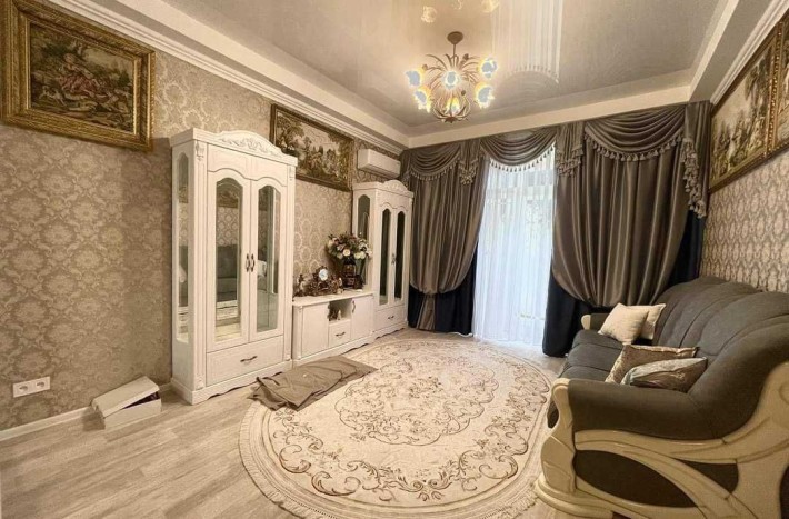 Продам свою квартиру  на проспекте Леси Украинки 6  ( пр. Пушкина) - фото 1