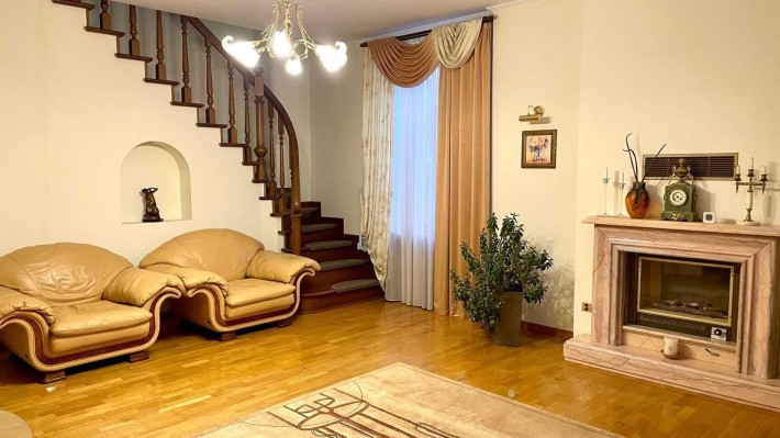 Продаж Городецького Лютеранська Пассаж 4-кім з Ремонтом! - фото 1