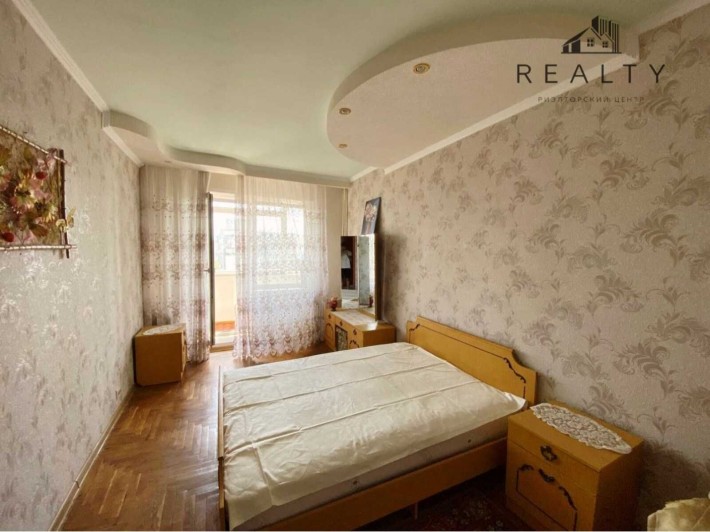 Трикімнатна квартира по вулиці Задніпровська 14 (Бабурка) 213-153-998 - фото 1