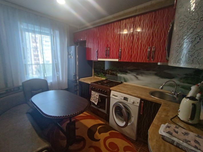 Продам 4 кімнатну квартиру в цегляному будинку - фото 1