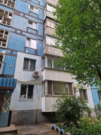 Продам 2к 2э. ул Алана Шепарда ( Суворова )  д7 район Титова Аполо - фото 1