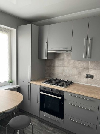 Продаж 2к.кв, 3/9, з ремонтом, меблями! 1й Южний мкр-н. /Піски/. - фото 1