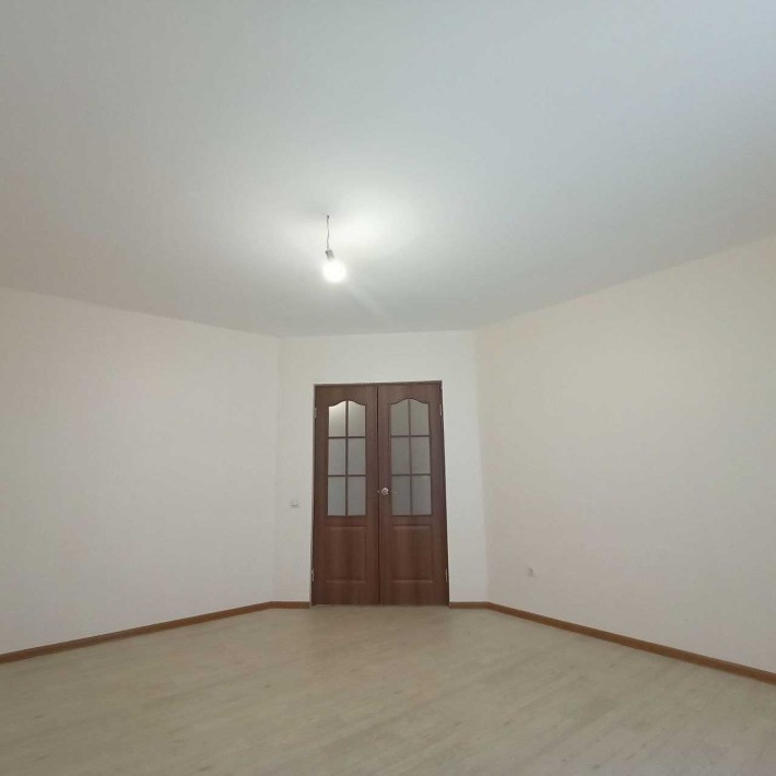 Продаж 2к квартири 65 кв. м на вул. Сергія Зулінського - фото 1