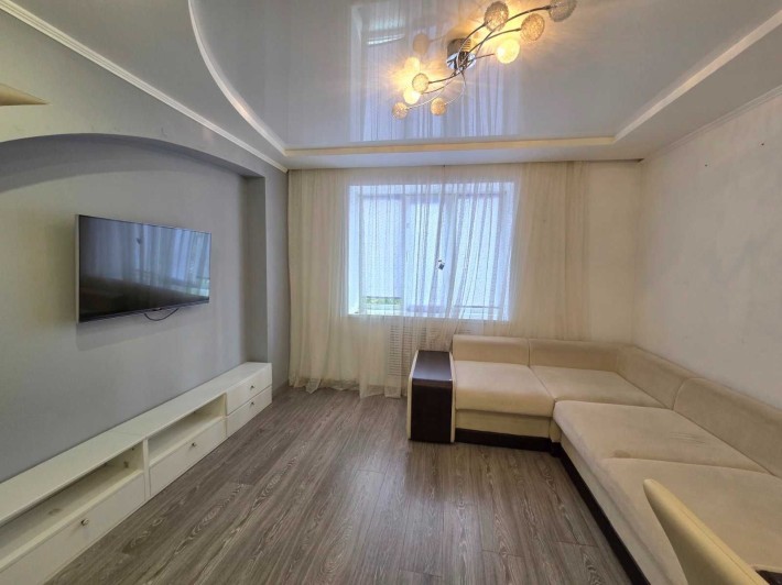Продам чудову 2 кімнатну квартиру в новому будинку на Ак. Корольова. - фото 1