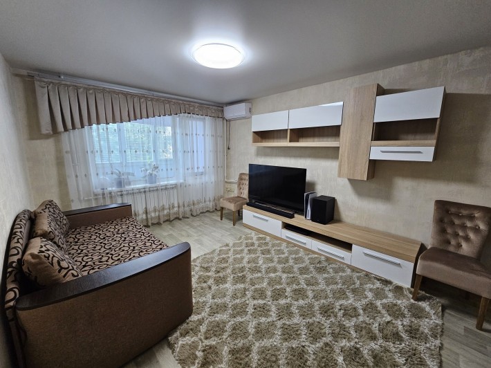 Продам 1-кімнатну квартиру (39 м²) внизу проспекту Олександра Поля - фото 1