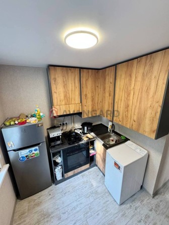 СРОЧНО 2к.кв.Кирова.Этаж 2.Кап.ремонт.Не угловая 31000$ - фото 1