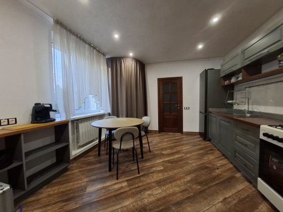 Буча. Оренда великого будинку. Газ. Є підвал Буча