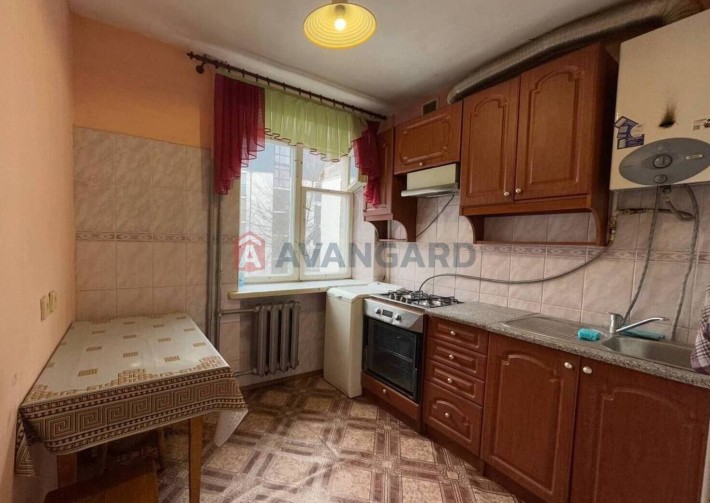 Продаж 1кім.кв з ремонтом в ближньому центрі - фото 1