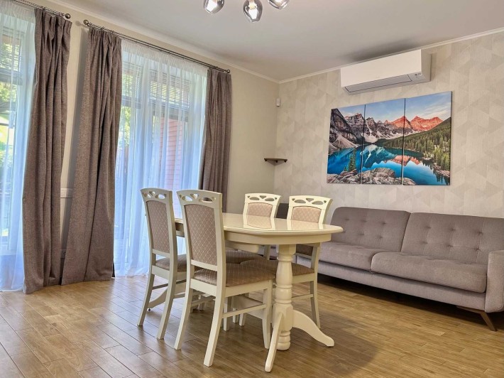 Таунхаус, 114 м.кв, 3 кімнати + кухня-вітальня, вул. Метрологічна - фото 1