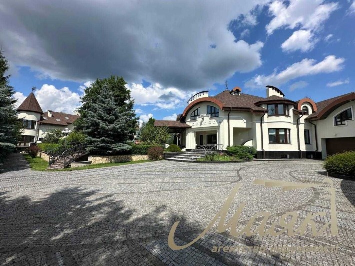 Оренда елітного будинку 650м2 з басейном і озером в Хуторі Мриги - фото 1
