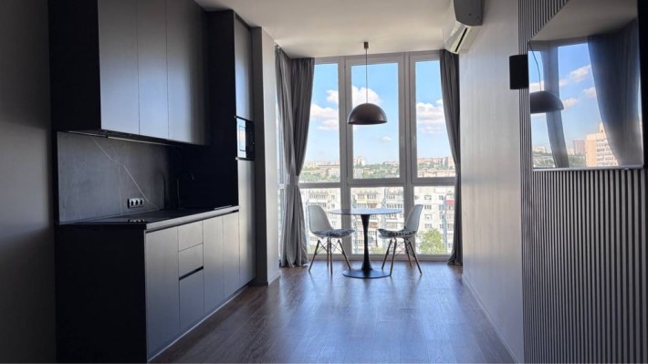 Продам новую, после ремонта квартиру в ЖК Ривер Холл - фото 1