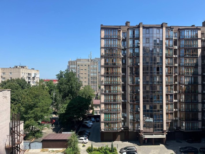Срочно! Продам 2х комнатную квартиру в ЖК супер планировка Центр - фото 1