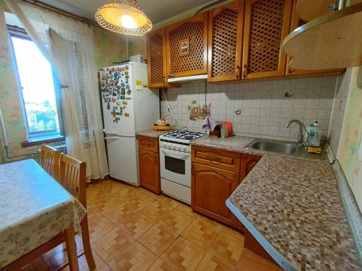 Продаю 2 ком.кв. 1-я Слободская , евроремонт, раздельные комнаты - фото 1