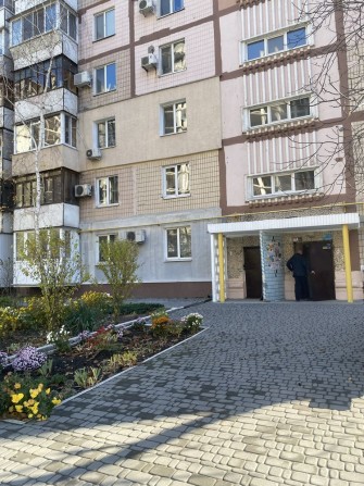 Продам трехкомнатную квартиру на Бородинском возле Сельпо - фото 1