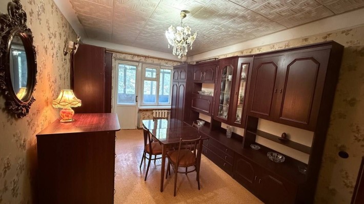 Продам 1 кімнатну хрущовку на Черьомушках вул Космонавтів 2 поверх - фото 1