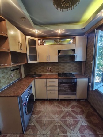 Продажа трехкомнатной квартиры - фото 1