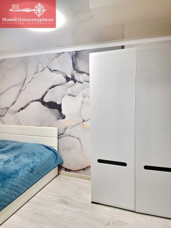 Продается 2 - комн. квартира, р-н пл. Фестивальной, мебель + техника - фото 1