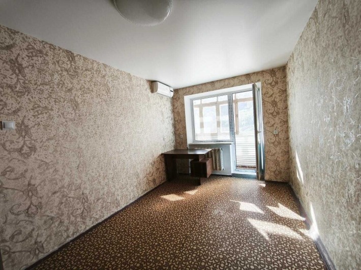 Продам однокомнатную квартиру на Краснова /Площадь Толбухина. 1L21 - фото 1