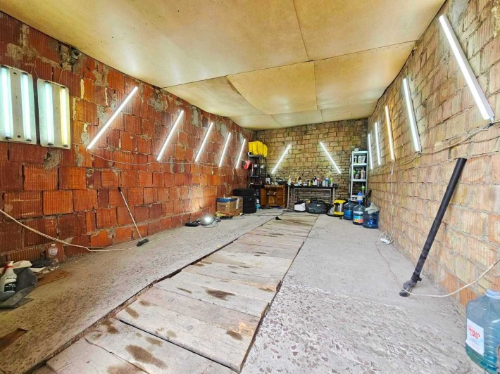 Гараж 45 м2, м. Осокорки, улица Бабича, через дорогу ЖК Причал, 8. - фото 1