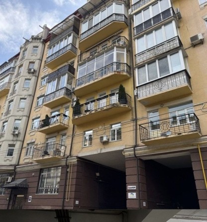 Оренда паркомісця на Подолі - фото 1