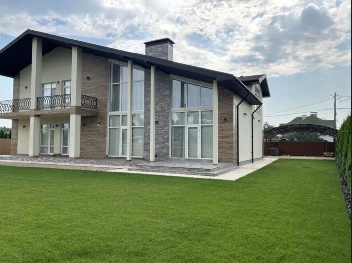 Оренда будинку під Києвом, с. Блиставиця. 380 м2 - фото 1