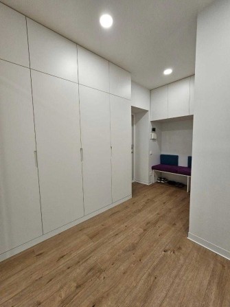 Продам 3-к.квартиру, в заселенном новострое, улица Молочная - фото 1