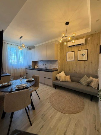 Продам  2-х простору кв. на Соборній 62 кв.м з капіт .ремонтом ! - фото 1