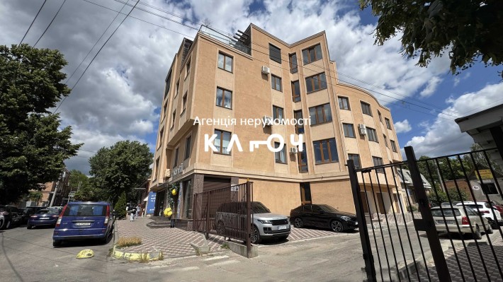 Продам 2 кім., квартиру в центральній частині міста. - фото 1