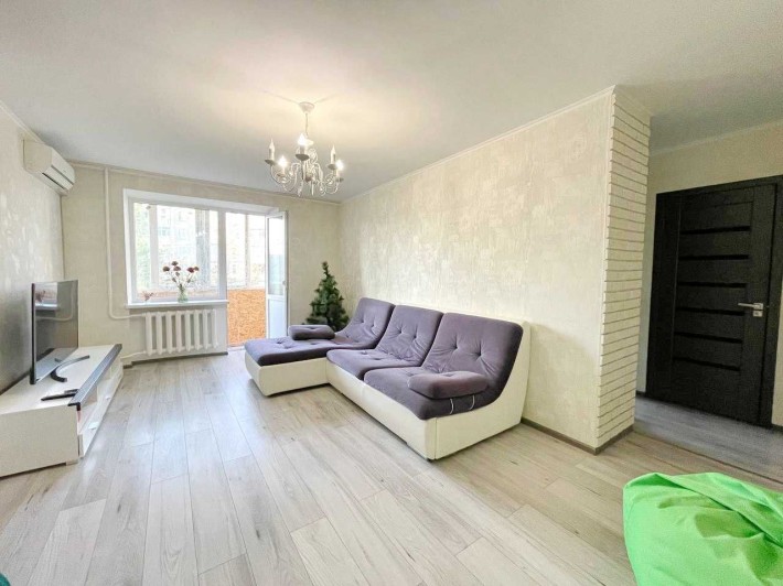 Продаж 3 кімнатної квартири  з новим ремонтом! ВЕЛИКА КУХНЯ! - фото 1