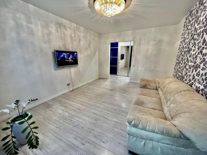Продаж 3 кімнатної квартири по вул. Чукаріна - фото 1