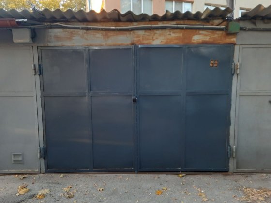 Здаю в Шевченківському р-ні металевий гараж по вул ПарковоСирецька 23А Киев