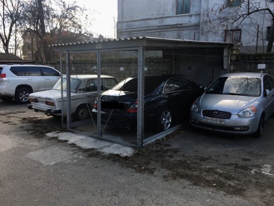 Сдам место на охраняемой закрытой, парковке, в Лермонтовском переулке Одеса