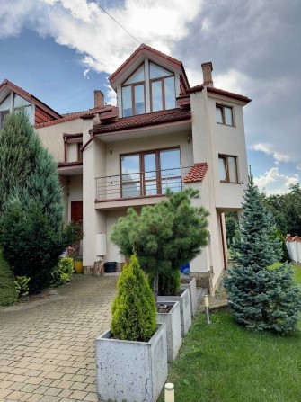 Оренда сучасного 3-поверхового котеджу у ВИННИКАХ вул. Лісна-Івасюка - фото 1