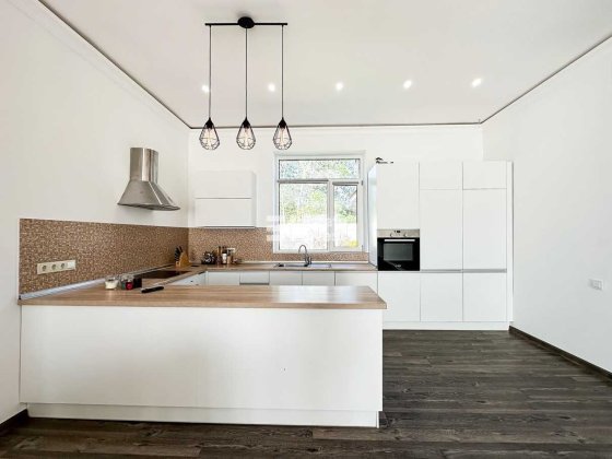 Пропонується до оренди будинок в смт. Мала Данилівка Малая Даниловка