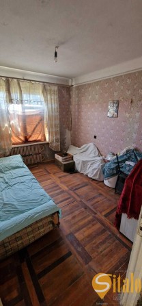 Продаж квартири по вул. Комарова - фото 1