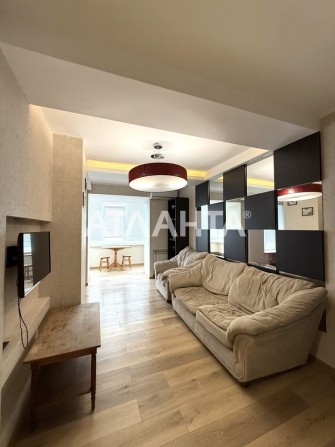 Продам 3 ком .квартиру  на Французском бульваре.Сталинка. Ремонт. АГВ - фото 1