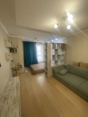 Продам 1-кім. квартиру,46.2 м2 з чудовим ремонтом 602 м-р. буд.264-Г - фото 1
