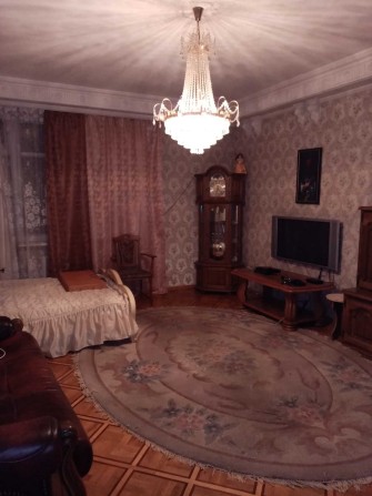 Продам 6к/к с гаражом в доме котеджного типа по 9-й Линии - фото 1