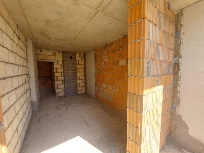 Продам 2-х комнатную квартиру в кирпичном доме на Сахарова. - фото 1