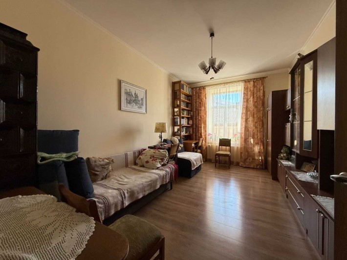 Продаж 1 кім. квартири в центральній частині міста з ремонтом. - фото 1