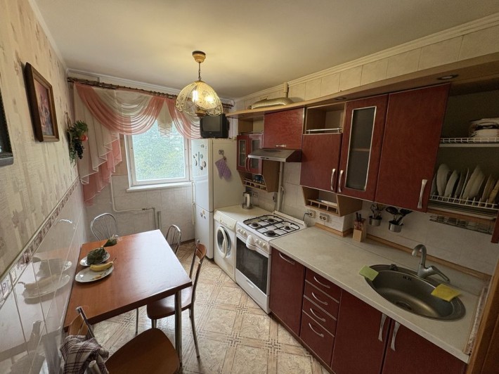 Продаж 3-ї квартири . Пл.Победи,вул.Космонавтів - фото 1