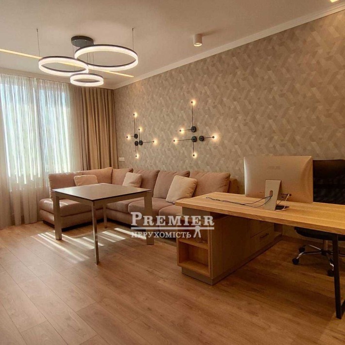 3 комнатная квартира 97 м2 Дорогой Ремонт ЖК Альтаир - фото 1