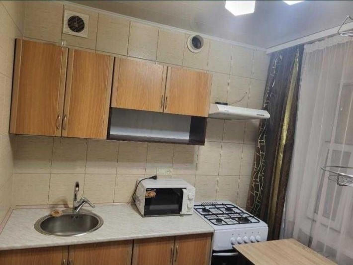 Продам 1-кімн. квартиру з капітальним ремонтом, метро 23 серпня - фото 1