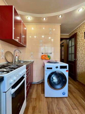 Продам 2-х к квартиру по переулку  23 августа,3 с хорошим ремонтом - фото 1