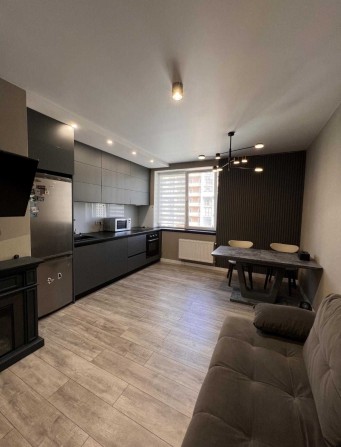 Продам квартиру с ремонтом в новом доме. Качественный ремонт. Торг - фото 1
