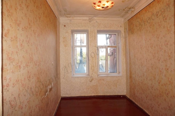 Простенька та недорога 3-кім.кв. у цегляному будинку продаж Харків - фото 1