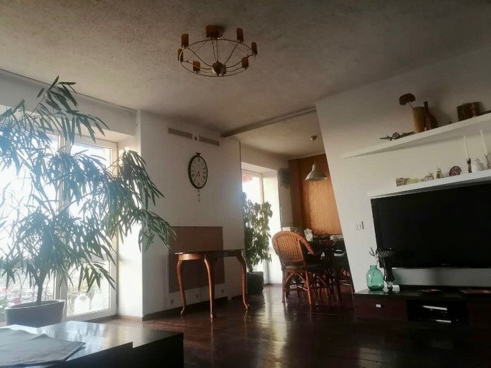Трехкомнатную квартиру площадью 82 кв. метра в городе Харьков - фото 1